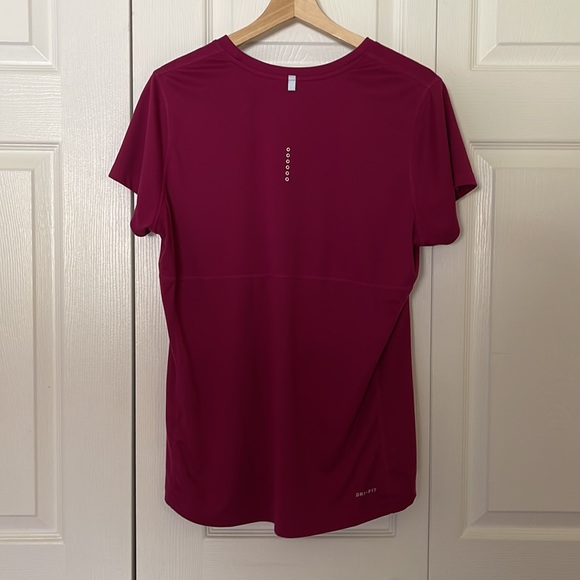 Nike Dri-Fit T-Shirt - Picture 2 of 3